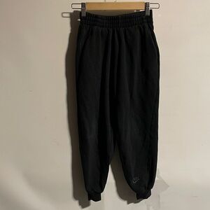 Nike women’s Dark Joggers sweatpants
